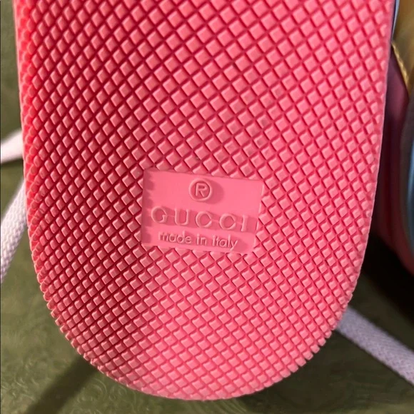 Gucci Sneakers - Picture 6 of 8